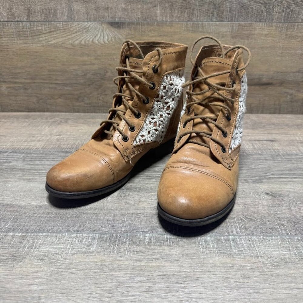 The Steve Madden Thundr-C Vintage Crocheted Lace Panels Ankle Boots in Women's S